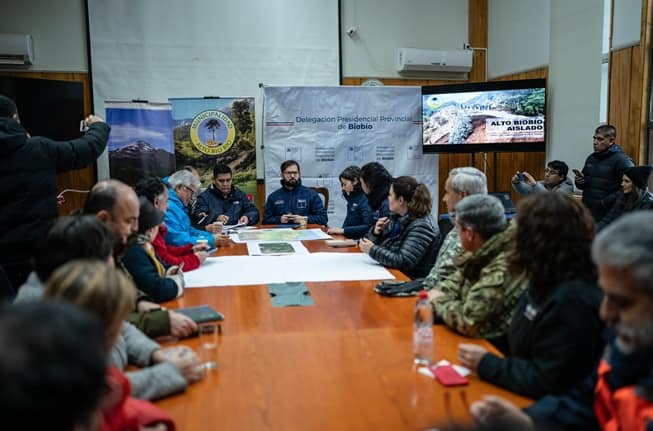 Lee más sobre el artículo A MAS DE UN AÑO DE LA EMERGENCIA, GOBIERNO APRUEBA DOS PUENTES Y UNA PASARELA PARA ALTO BIOBÍO