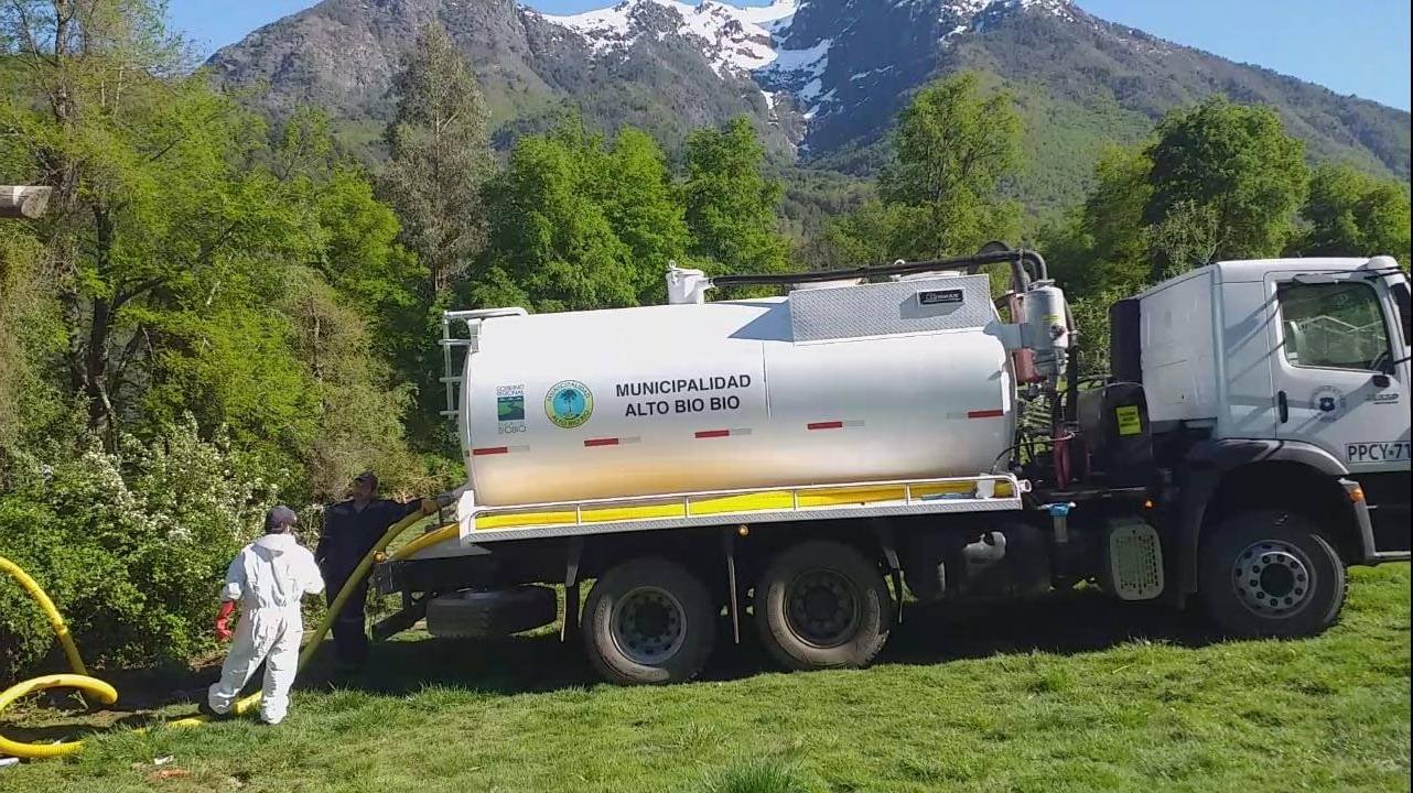 Lee más sobre el artículo CAMIÓN LIMPIAFOSAS MUNICIPAL COMIENZA SU ATENCIÓN A LA COMUNIDAD